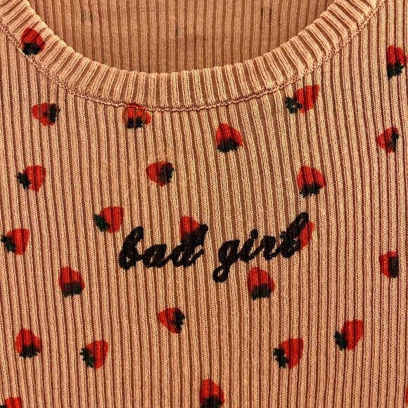 Small knitted strawberry "Bad Girl" top - Picture 2 of 4